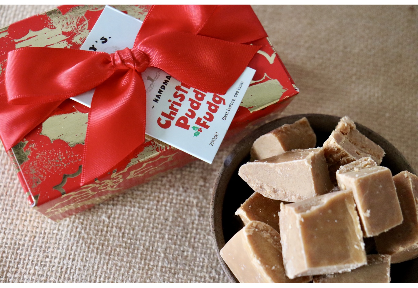 The Festive Holly Fudge Gift Box (250g)