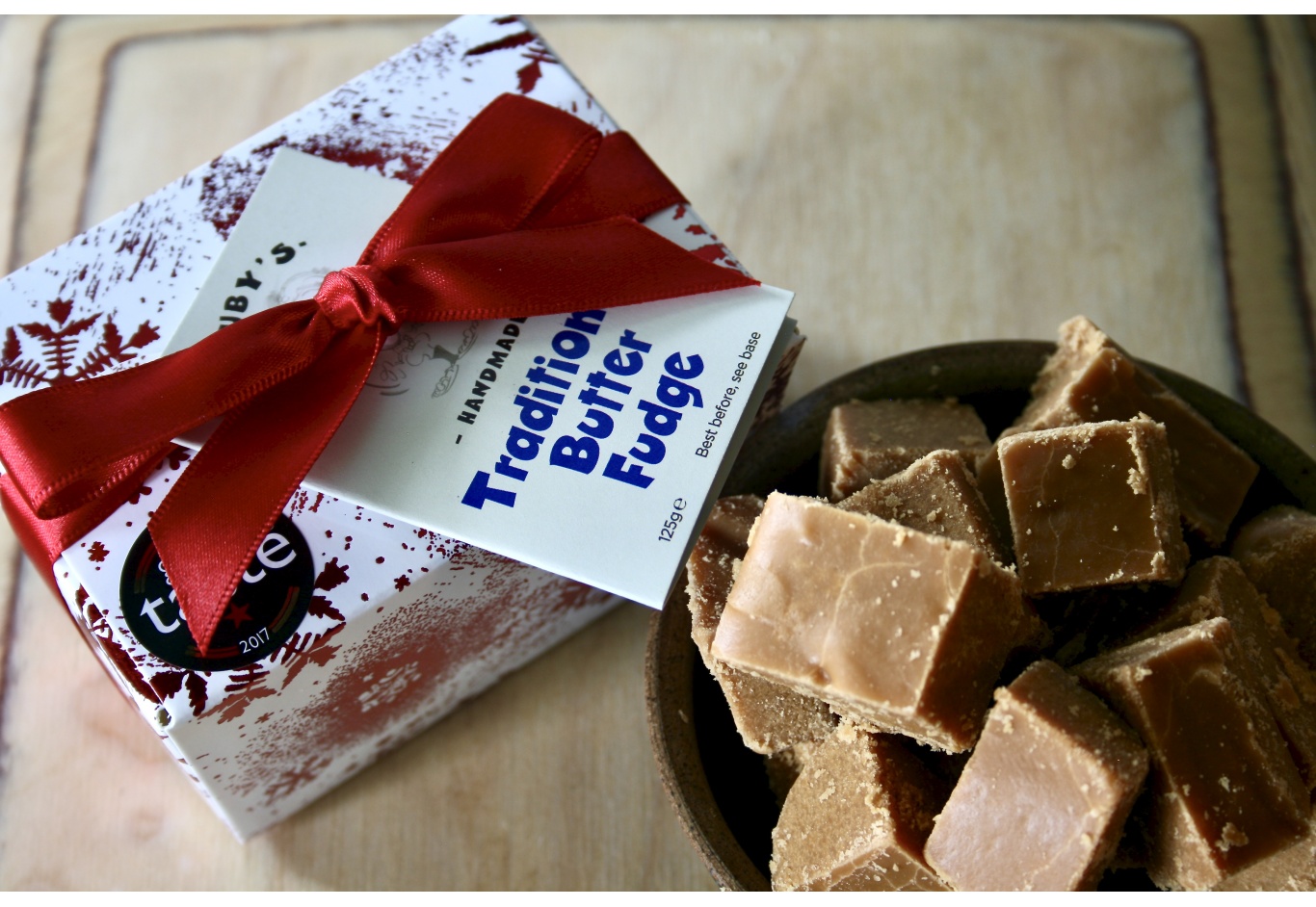 The Christmas Snowflake Fudge Gift Box (125g)