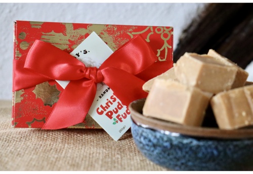 The Festive Holly Fudge Gift Box (250g)