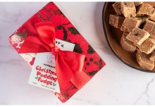 The Festive Holly Fudge Gift Box (250g)